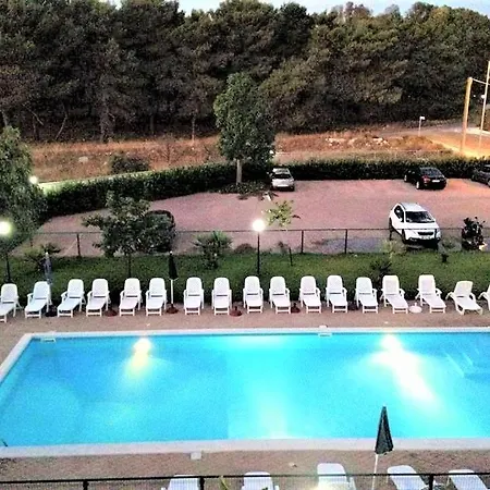 Dom wakacyjny Tranquillo Trilocale Residence-boncore Con Piscina